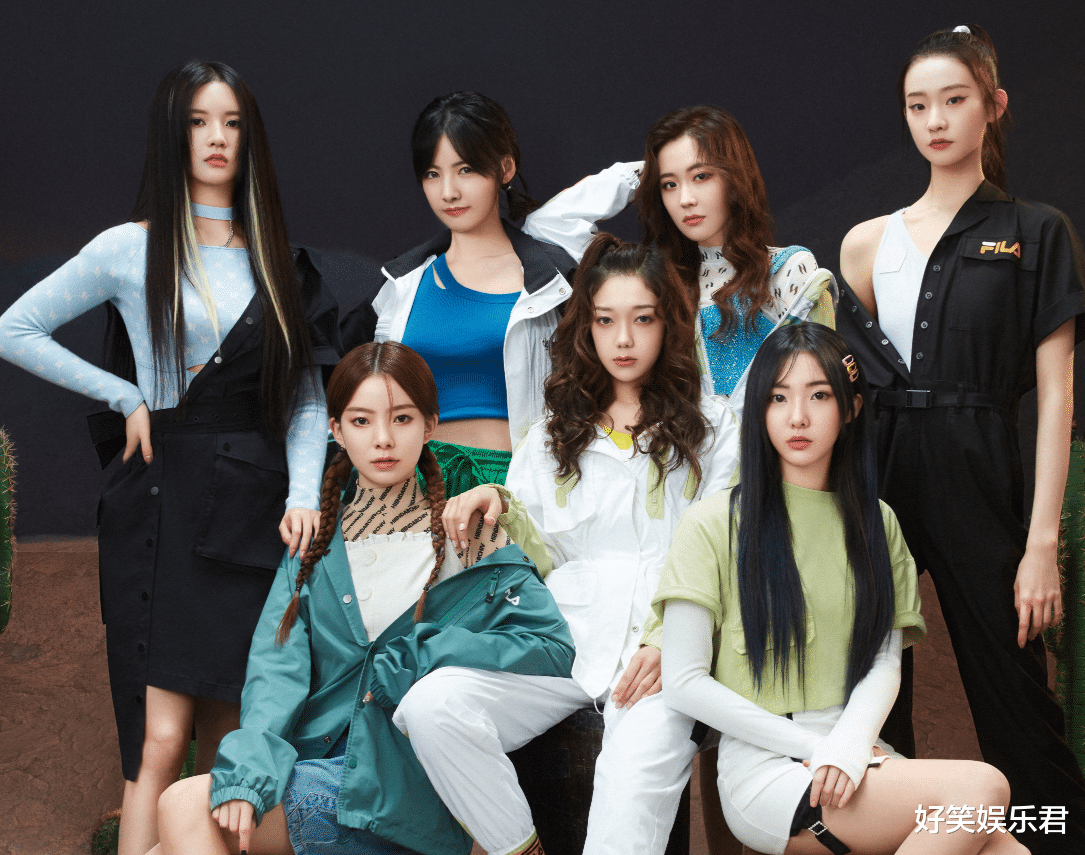 张艺凡|硬糖少女沙漠大片曝光，张艺凡吸睛，王艺瑾刘些宁合照姿势亮了