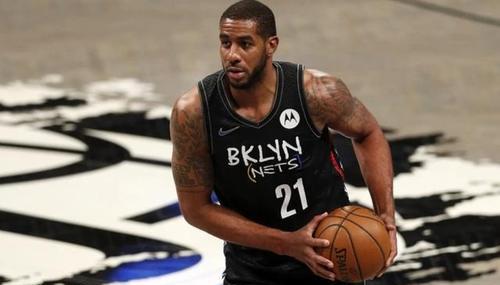 考辛斯|之前在自由市场的三个中锋：一退役一被喷，最被看衰的他混得最好