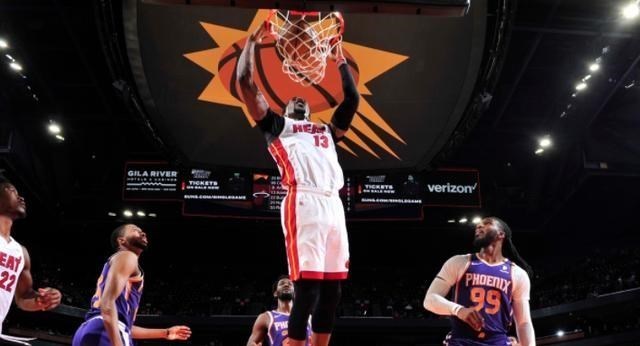 热火队|栽了!首发赢21分,替补却狂输41分,巴特勒沮丧离场,保罗笑开花