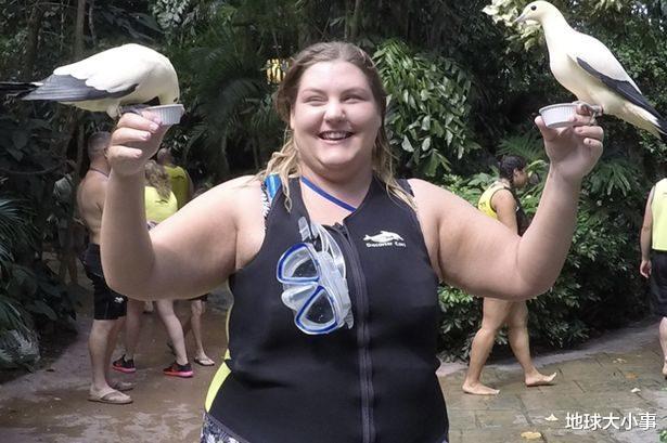 |胖到144公斤逛街被嘲笑，金发女发愤“一年狂瘦50公斤”现在美翻