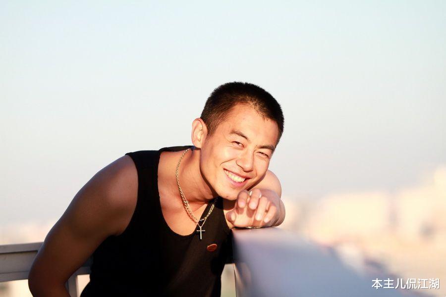 朱亚文|朱亚文：追妻路上有艰辛，和妻子结婚8年，做2个女儿的爸爸也幸福