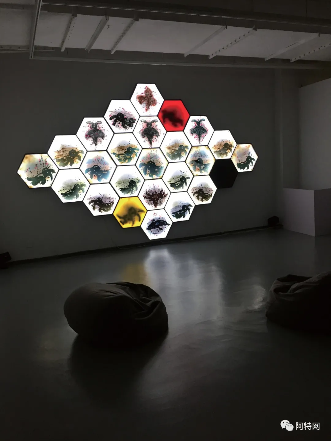 文玩|陈曦《中国“她”艺术》代表性艺术家