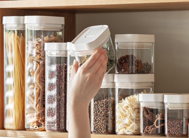 二柒山居|建议：厨房别再堆瓶瓶罐罐了，学上海人这样做，干净整洁还实用！