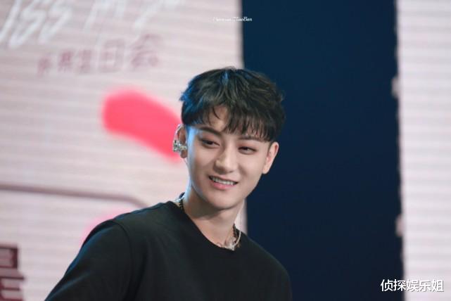 黄子韬|黄子韬捐款300万后下架自己品牌所有商品，全部出仓驰援河南