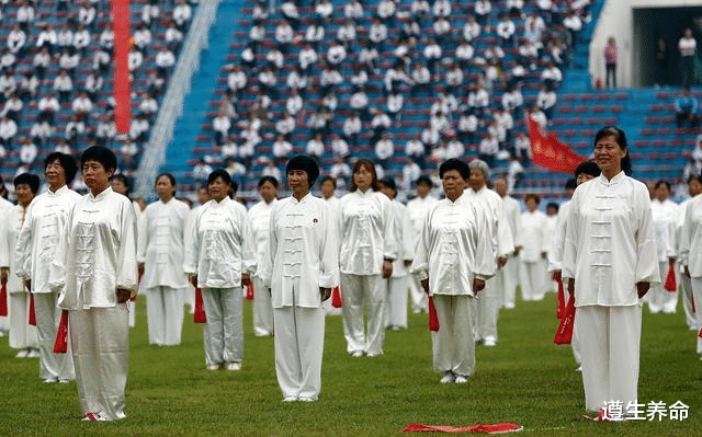 遵生养命|健身气功八段锦功法特点及练习要领