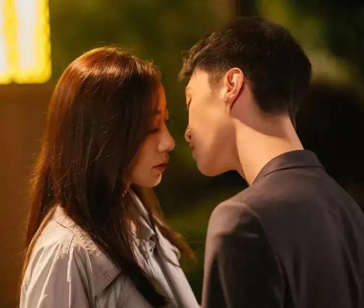 韩雪|演戏、唱歌、配音、导演，哪哪都有韩雪，又哪哪都融入不进去