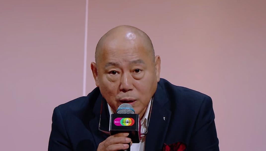 李成儒|妻儿蜗居十几平米大杂院，自己却住故宫旁，李成儒为何如此？