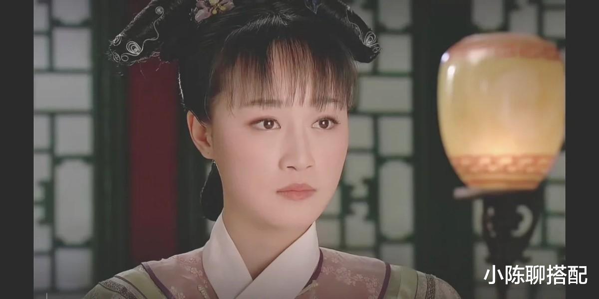 梁小冰|同样都是面中凹陷、塌鼻梁，为何一个长相被争议，一个却是女神