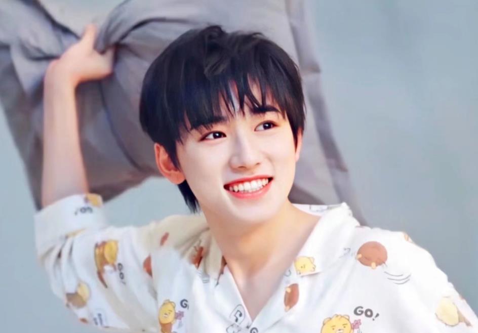 贺峻霖|时代少年团新团综来袭？粉丝已偶遇贺峻霖，具体形式早就剧透了