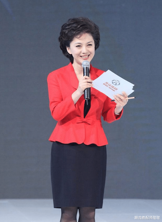 穿衣搭配|海霞都已经快50岁了，但高清镜头下，仍然没有什么老气感