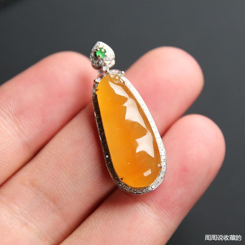 翡翠|芬达色的翡翠它是天然的吗？