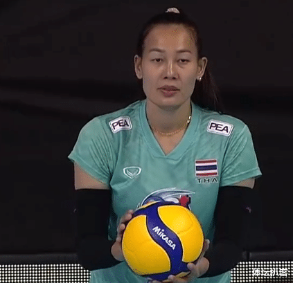 中國隊(duì)|中國女排3-0橫掃墊底隊(duì)！郎平不滿喊話隊(duì)員：腦子清楚點(diǎn)，不要急