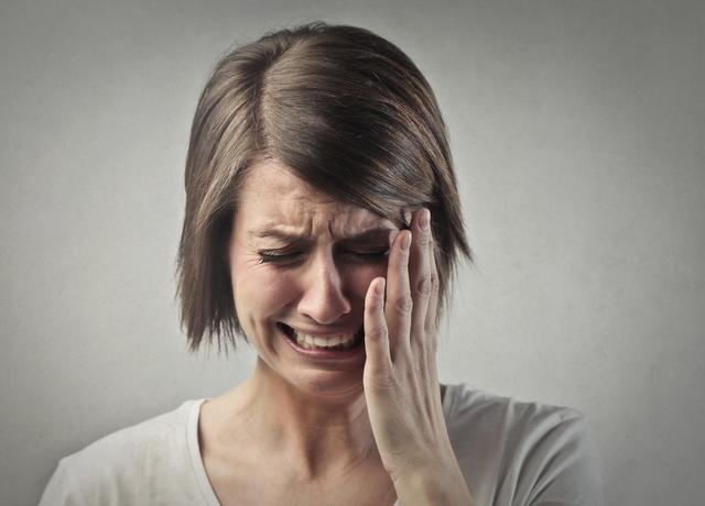 来吃胡萝北 18年前夫妻捡到弃婴，如今亲生父母前来认亲，儿子：你们不配！