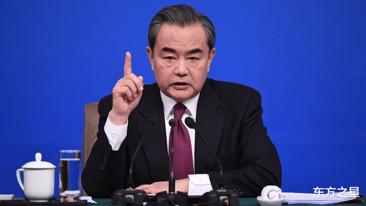 美国|拜登对华发出“核威胁”后，关键时刻王毅重磅发声，美方听仔细了