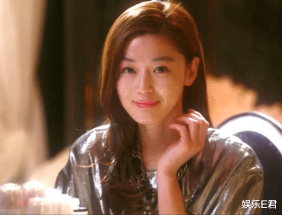 全智贤|40岁全智贤减肥20斤，零赘肉蚂蚁腰超抢镜，自曝用左手吃饭是关键