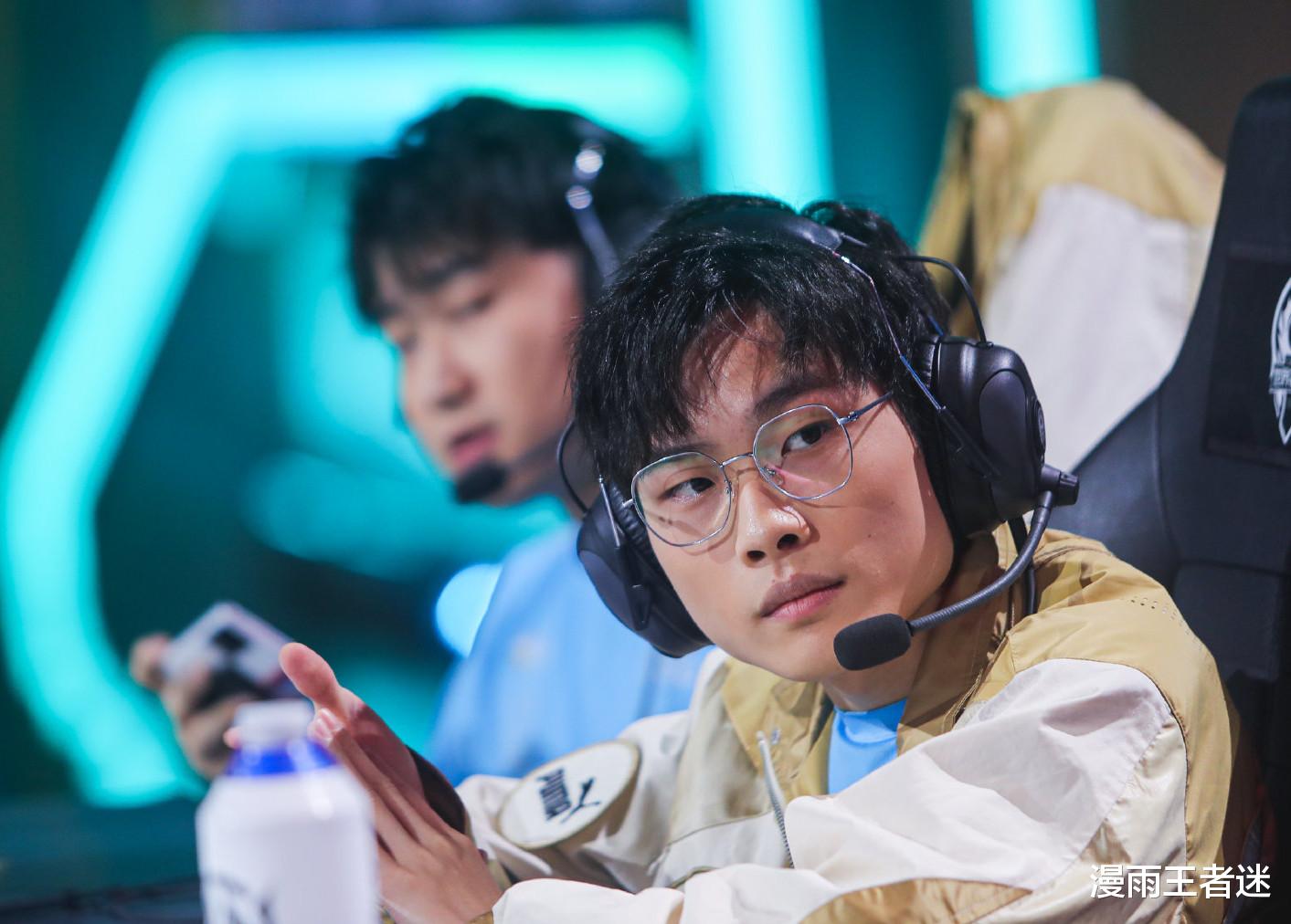 网购 estar转会期“迷之操作”，花大钱却“补弱”，卖无铭亏了600万！