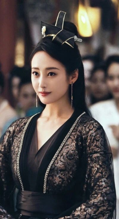 李纯|“古装女神”李纯：论性感不输朱珠，如今二搭张若昀有望再度爆火