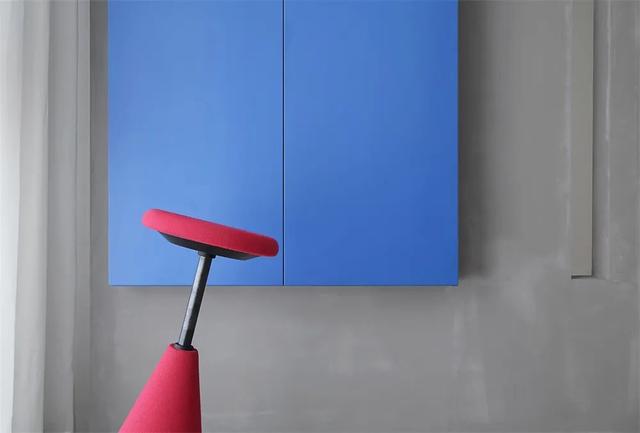 |120㎡现代极简，全屋纱帘、引入光线，黑白灰+红蓝点缀独特美