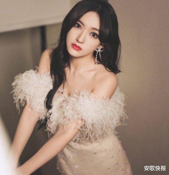 发型|程潇减肥成功，小粗腿瘦成“筷子腿”