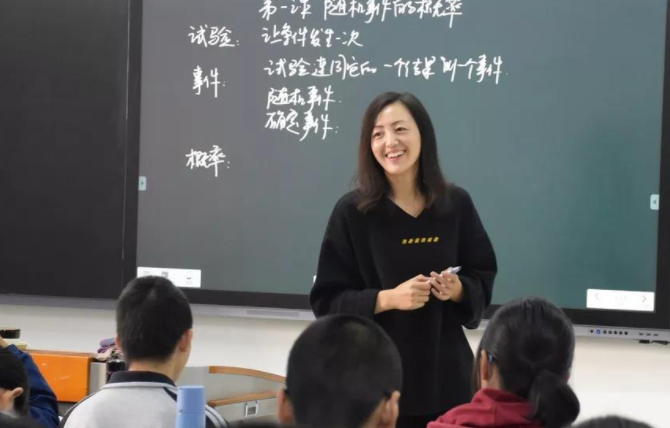 求职|四种适合女生就读的专业，未来好找工作，发展待遇也不错