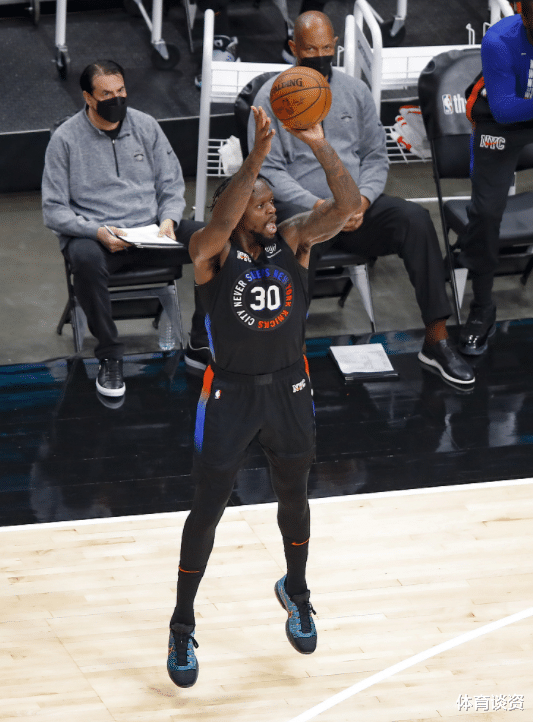 罗斯|24中4！新垃圾兄弟诞生，罗斯30+6+5也带不动你们，伸手要球被无视