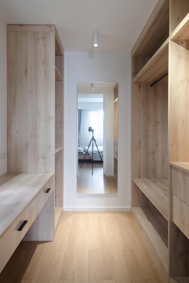 我装修时不听劝,执意把卫生间改成衣帽间,现在越住越害怕