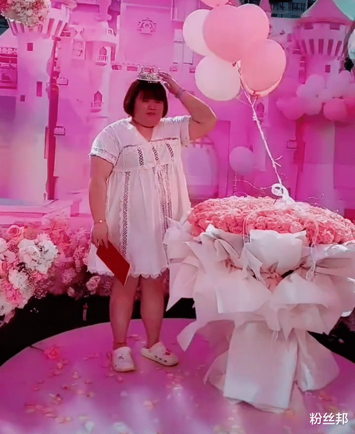 求婚|网红白小白102kg徒弟大萌，被一米九男友求婚，网友：挺可爱的