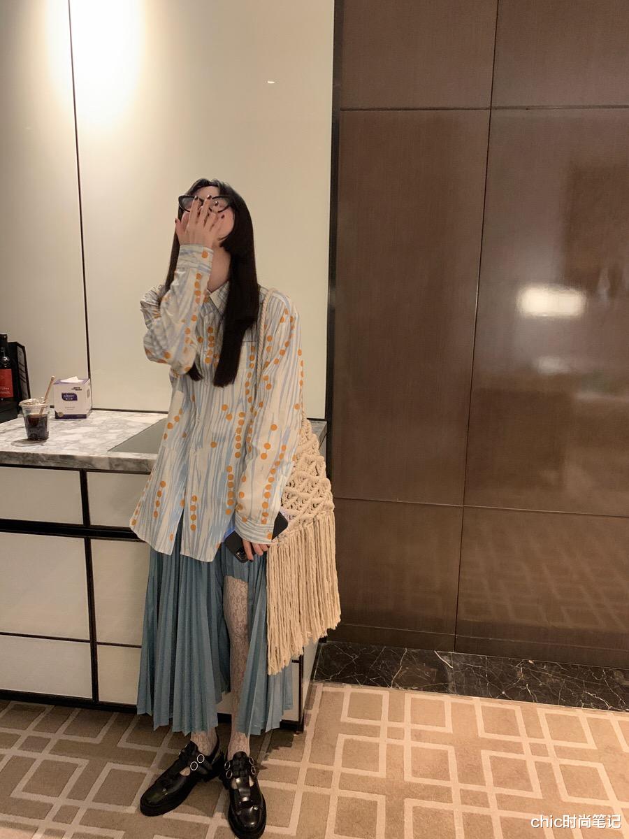 chic时尚笔记|不要再认为慵懒感就是短袖+人字拖,关于慵懒的定义,不等于邋遢