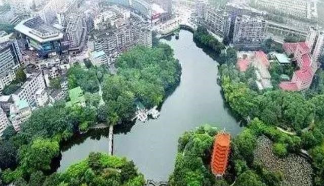 情话十点 四川一大型公园火了，占地200亩，毗邻江北机场，地铁3号线可抵达