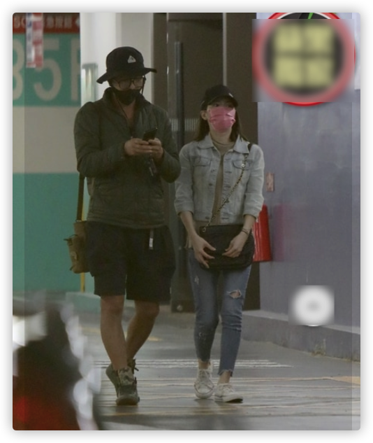 王少伟|44岁男星恋情又添锤!酒后飙车载女方回家,一路打情骂俏举止亲密