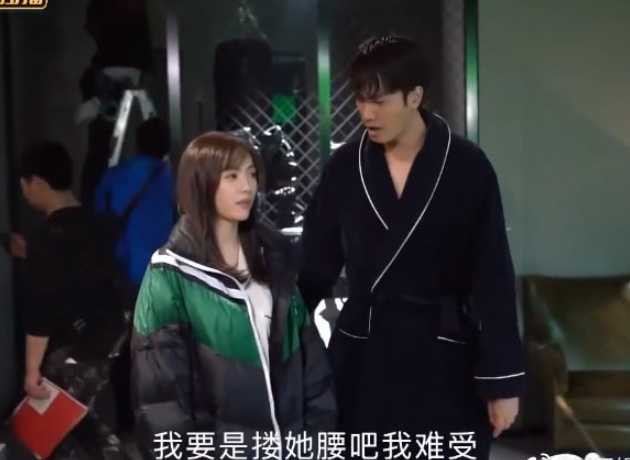 片场|《阳光之下》男女主身高差太萌！女主到男主胳肢窝，片场搞笑互动