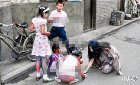 林徽因|36张罕见照，踩高跷的林徽因，梦露爬出游泳池，李小龙蒙眼格斗