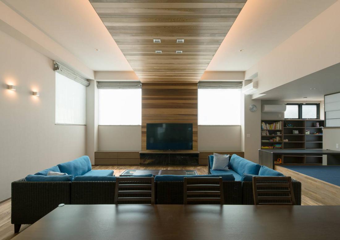 装修设计时尚圈儿|楼顶使用权归顶层了，业主装成露天厨房和浴室，物业也不说违建！