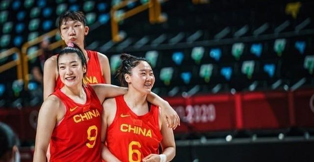 清浅微笑的我|央视直播!中国女篮迎战亚洲劲旅,许利民全力争胜,赢球就出线