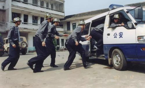 为了20万,34岁少妇竟教唆情夫谋杀亲夫!2000年上海8·23杀人案