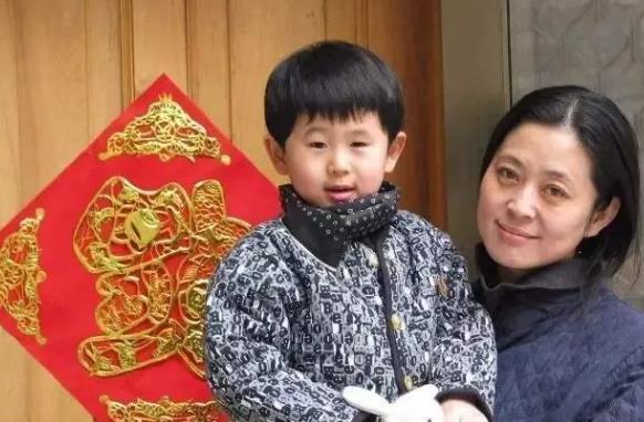 倪萍|央视一姐的卑微情史：和陈凯歌同居5年没结婚，46岁却迎3婚