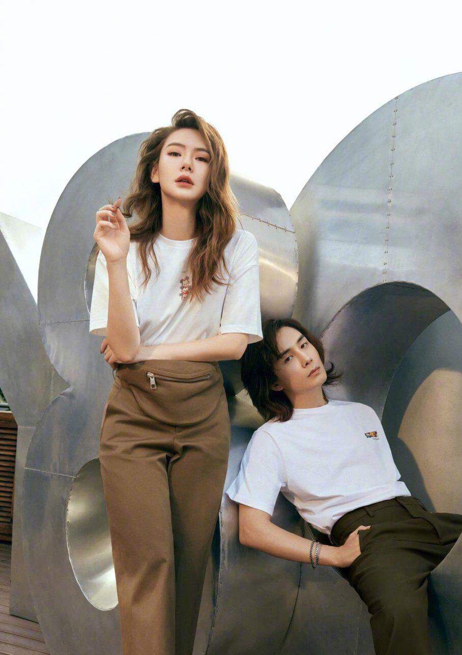 闲鱼有话说|戚薇两口子真是“宝藏夫妻”，情侣装也能穿出高级感，看着好登对