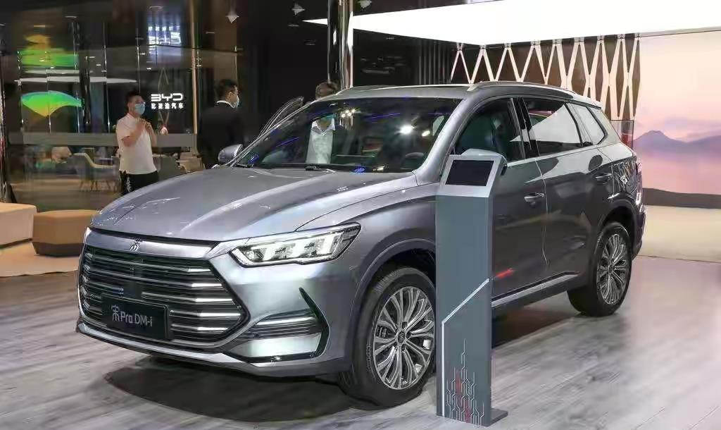 装记 比亚迪又造了台爆款,首月订单破6万,仅13万就有百万档次