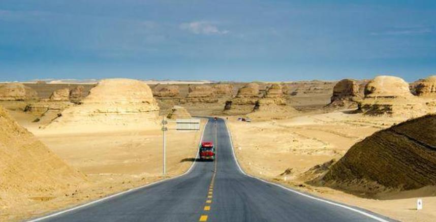 云南 中国版的“66号公路”，穿越中国一半的无人区，走过这路的人不多