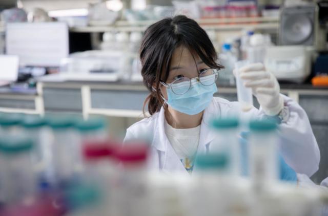 降低80%住院及死亡率!清华大学发布抗新冠特效药研发成果