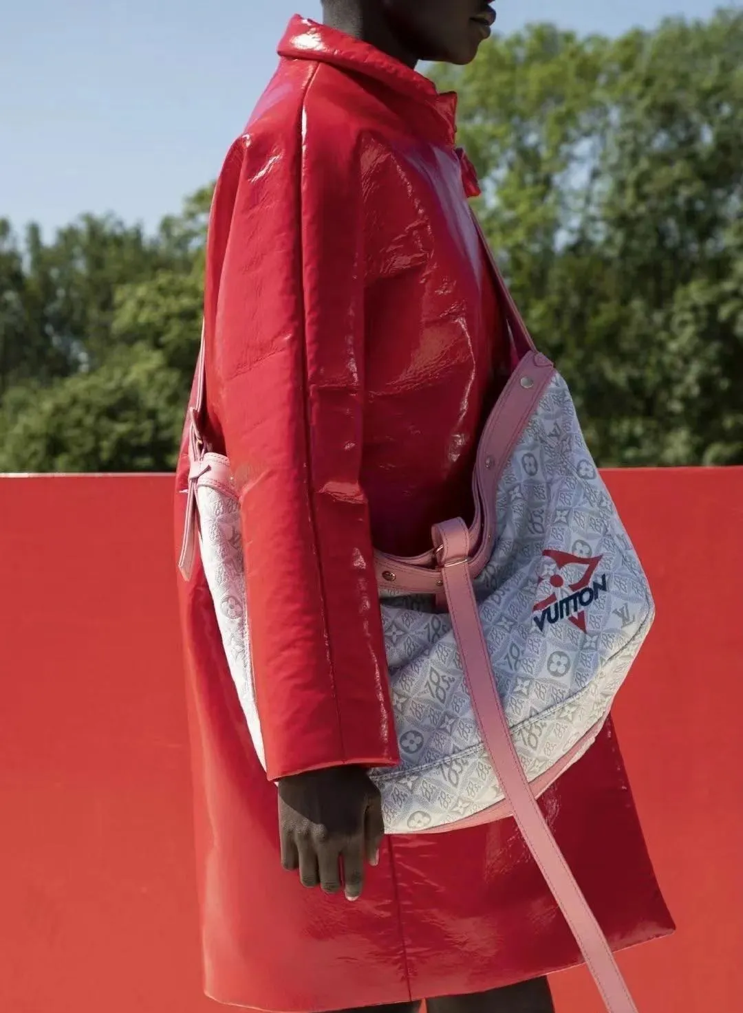 铭家匠遇|探秘2022路易威登早春秀的独特魅力,体验别样的灵感新风格!