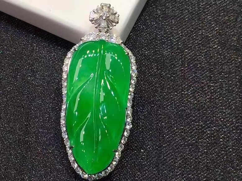 翡翠|天工美玉，细腻温润的翡翠，被称为石之雅者