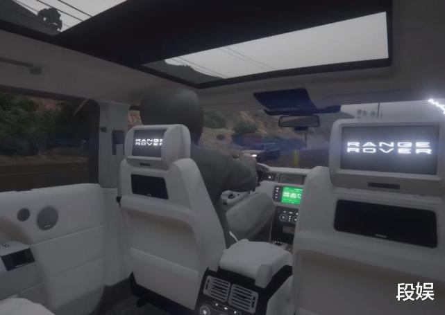 侠盗猎车手|《GTA5》下雨天坐在车里躲雨,这大概是每个男孩的想象过的吧!