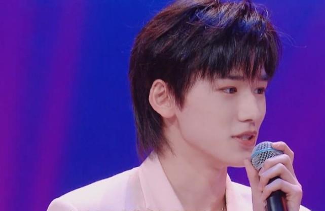 王一博|宋亚轩公布新名字令队友惊讶，喊了好几年的名字是错的吗？