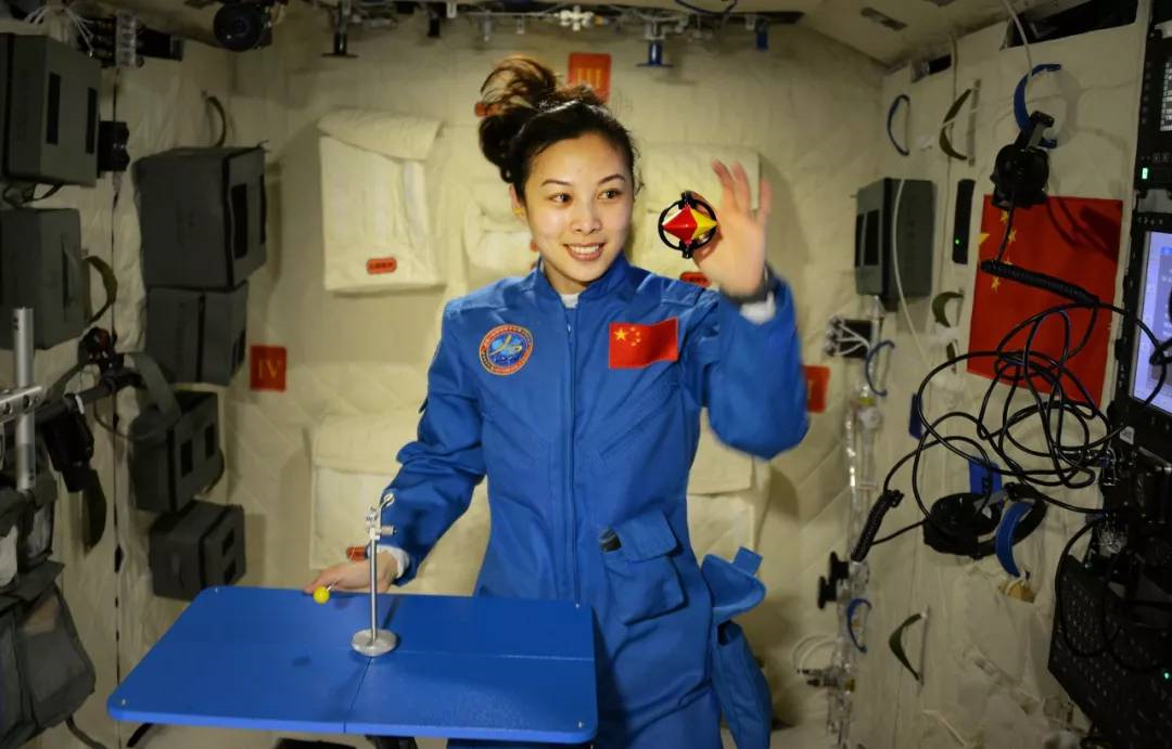 航天员 女航天员只能吃避孕药？神13号即将发射，6个月生理期怎么解决？