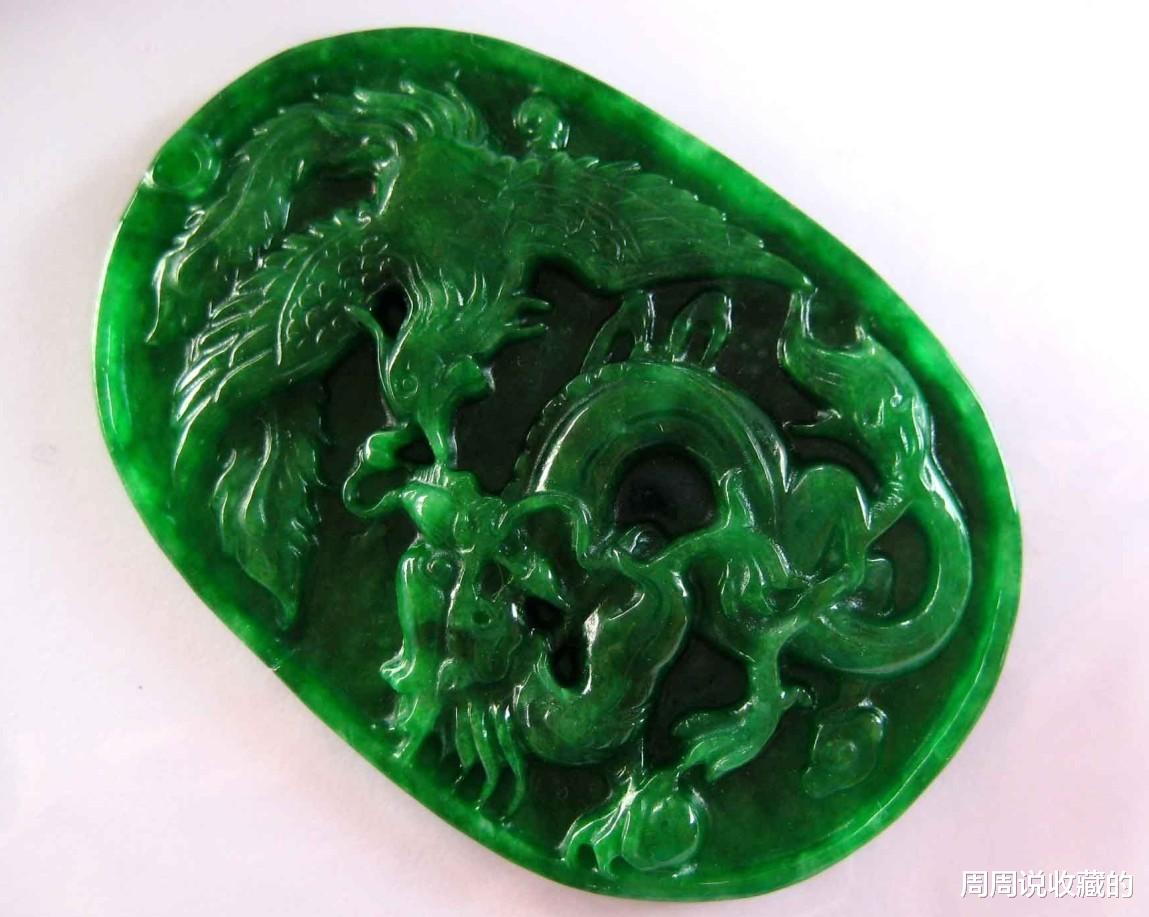 文物|干青翡翠与铁龙生翡翠，哪个的价值更高？