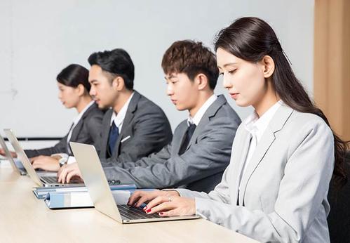约翰·霍兰德|面试官建议电话面试，做好这几点帮你提高成功率！