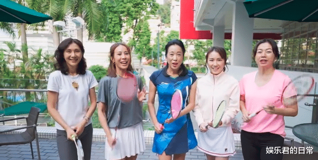 香港小姐|郭晶晶63岁婆婆打羽毛球，素颜露面大秀美腿，身材不输小28岁港姐