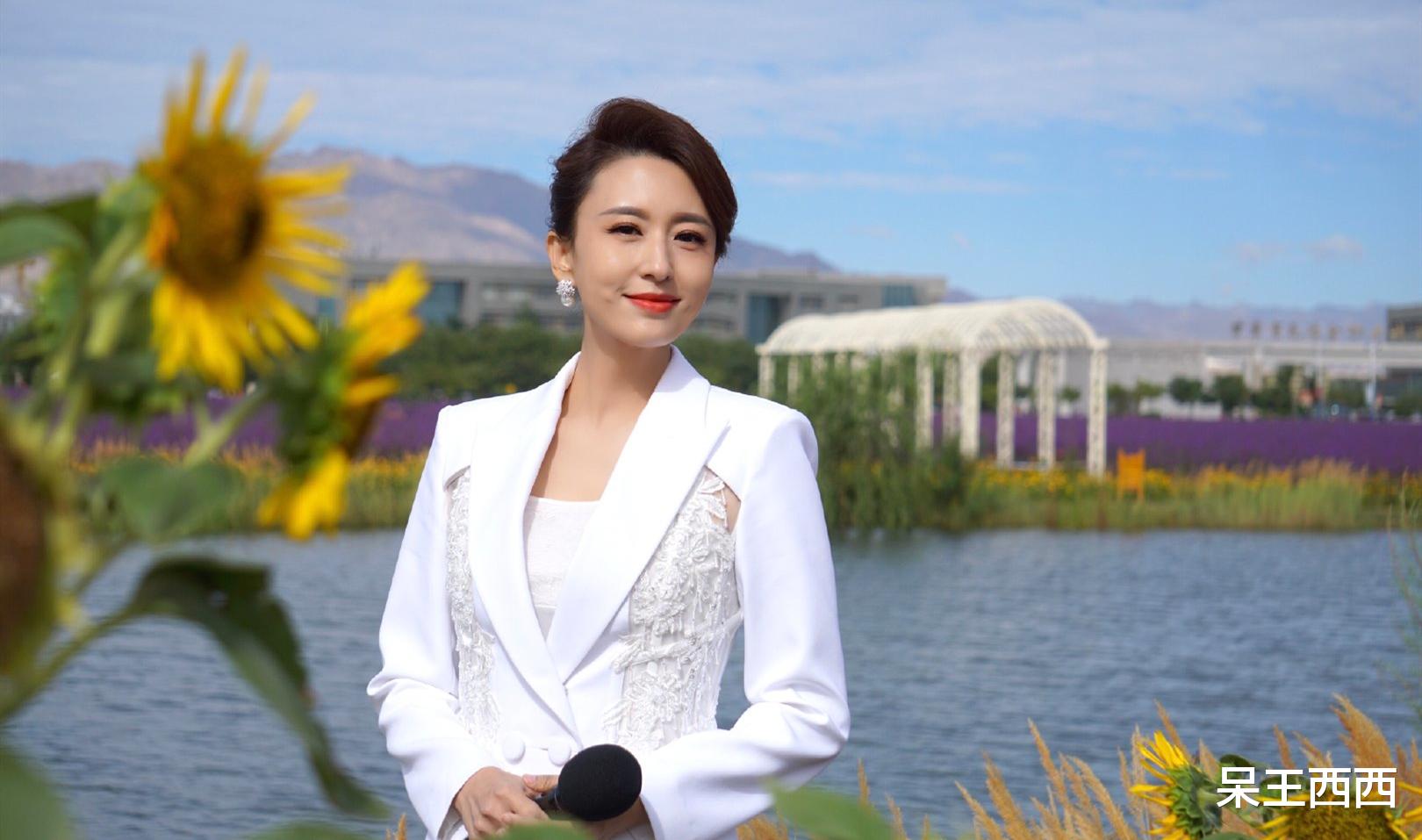 张蕾|央视文联晚会主持阵容大换血,张蕾登上主舞台,搭档央视门面主持