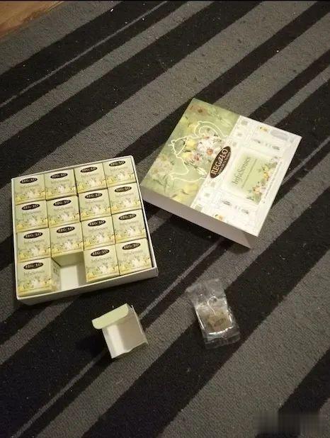 衰老|看完这些快递包装,血压持续上升…离大谱